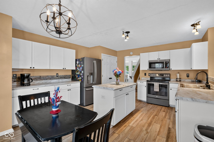 Listing Image 15
