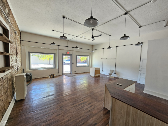 Listing Image 5