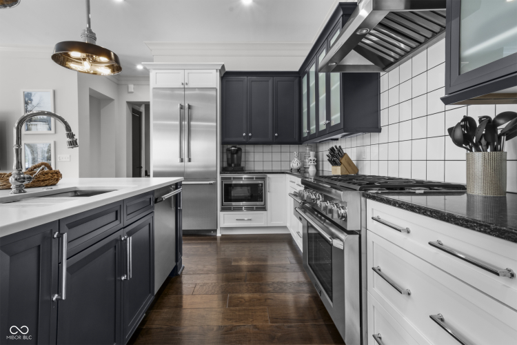 Listing Image 12