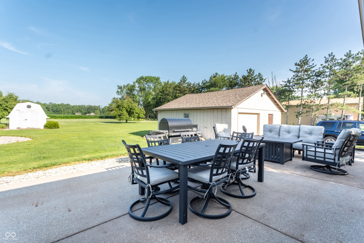 Listing Image 11