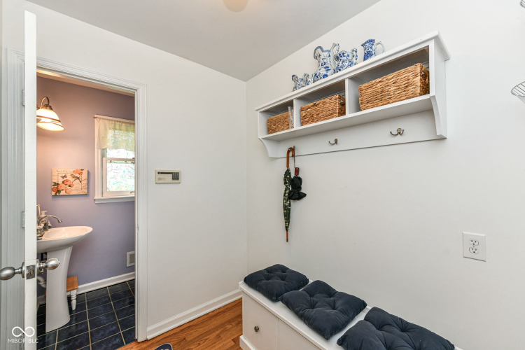 Listing Image 20