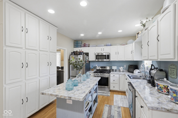 Listing Image 13