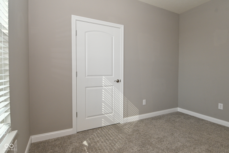 Listing Image 28