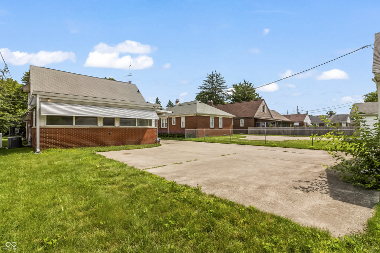 Listing Image 45