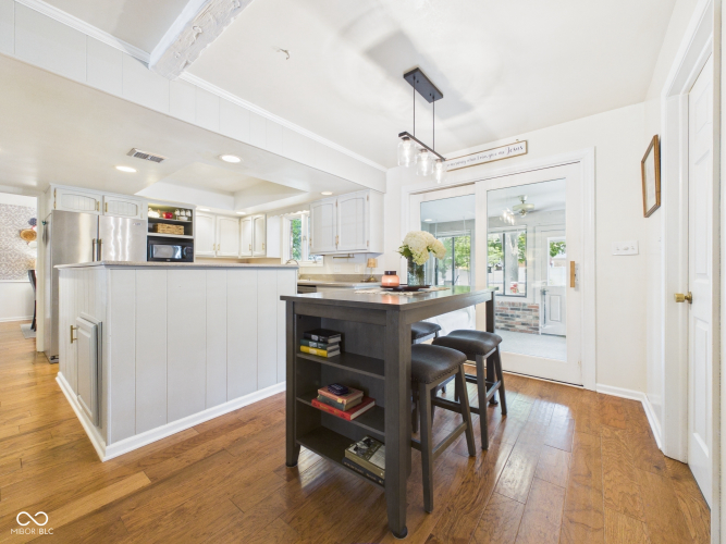 Listing Image 19