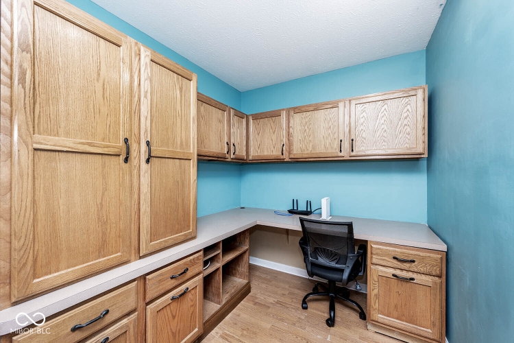 Listing Image 19