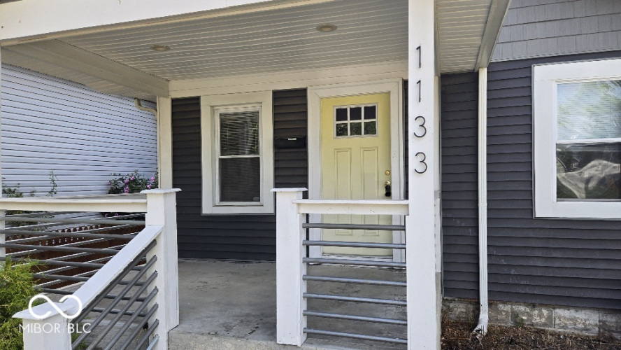 Listing Image 4