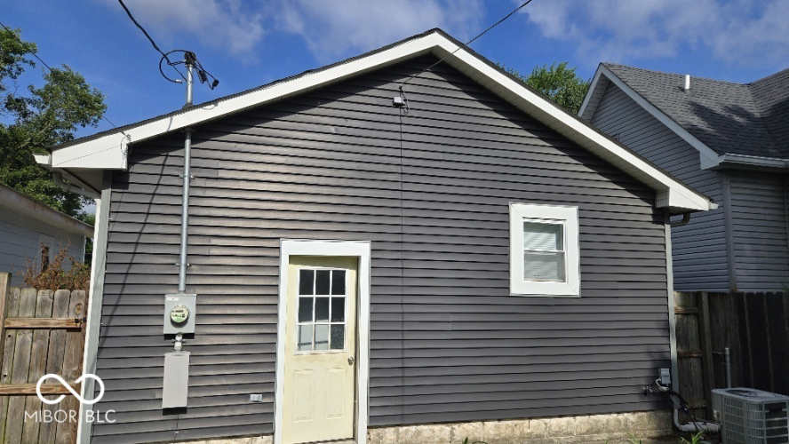 Listing Image 8