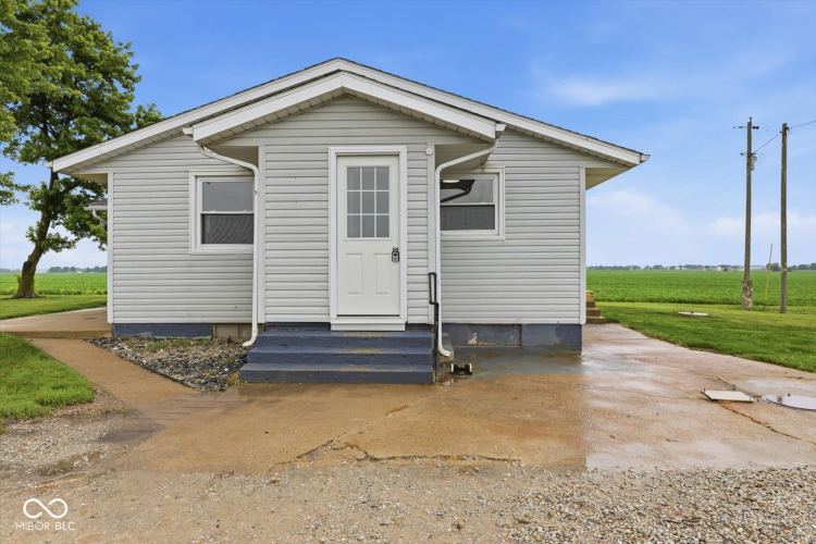 Listing Image 12