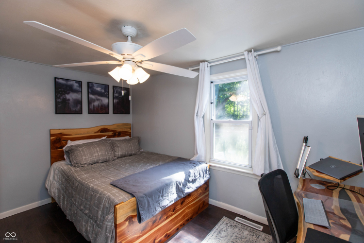 Listing Image 15