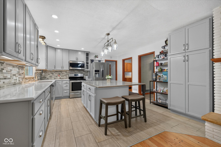 Listing Image 15
