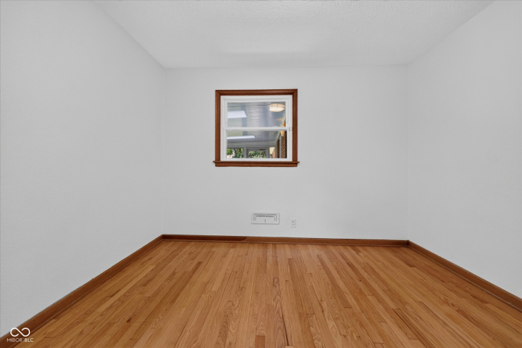 Listing Image 38