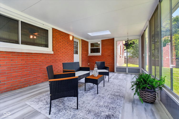 Listing Image 53
