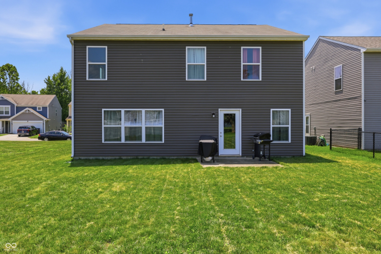 Listing Image 4