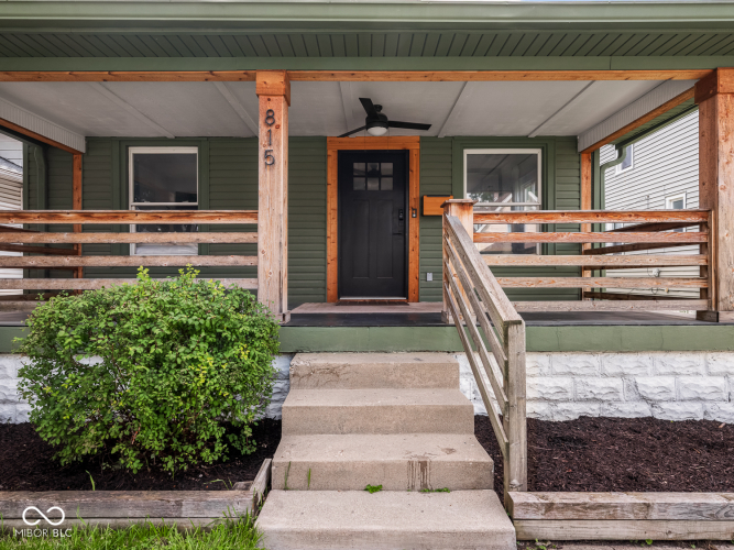 Listing Image 4
