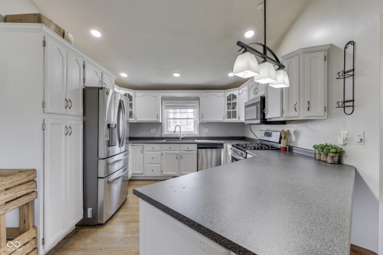Listing Image 14