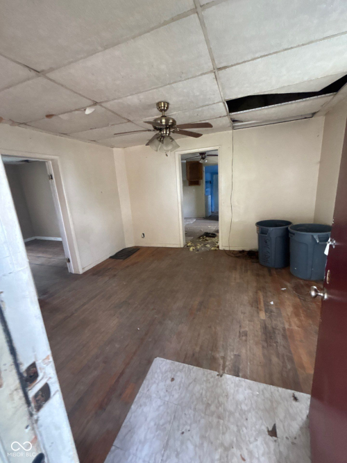 Listing Image 16