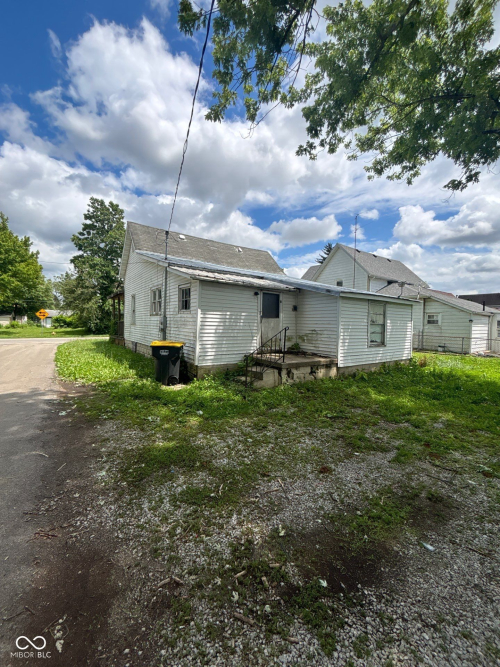 Listing Image 3