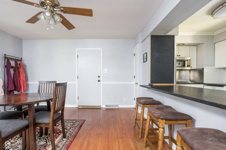 Listing Image 16