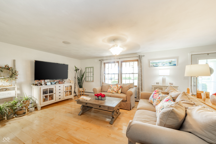 Listing Image 20