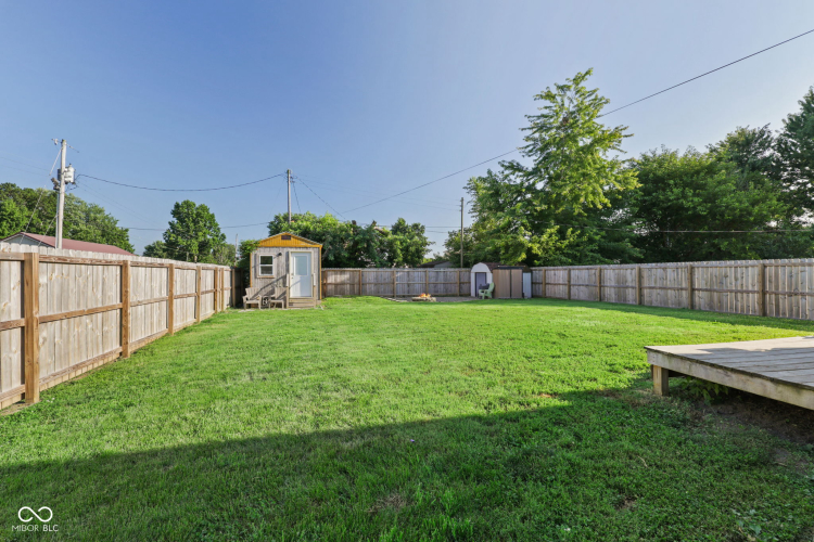 Listing Image 4