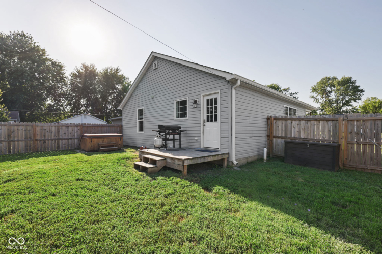 Listing Image 5