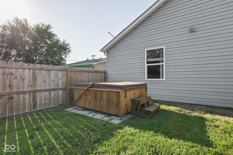 Listing Image 8