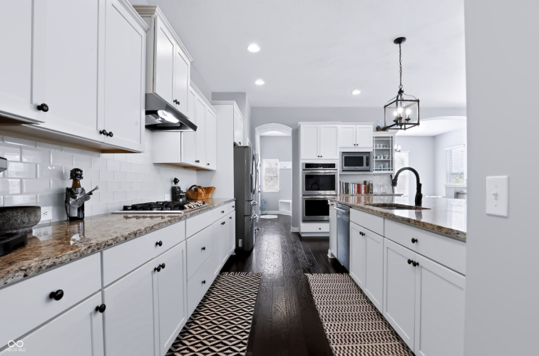 Listing Image 15