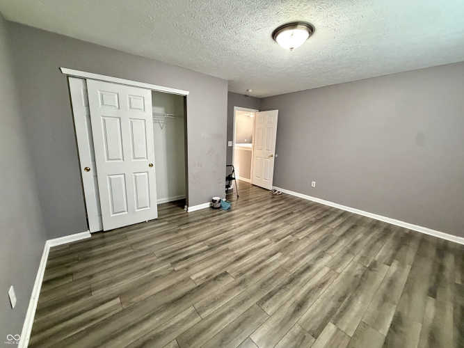 Listing Image 50
