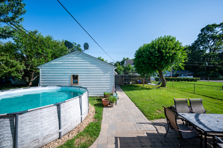 Listing Image 11