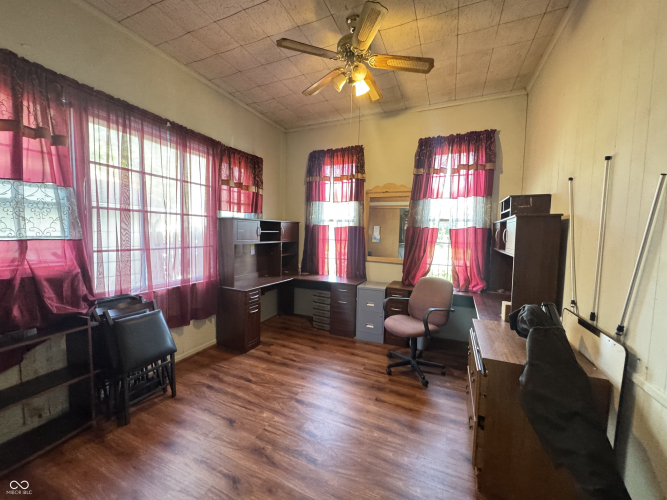 Listing Image 16