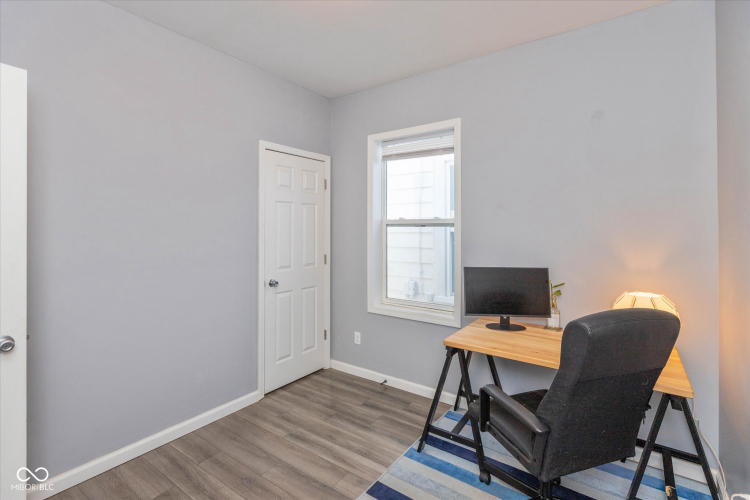 Listing Image 16