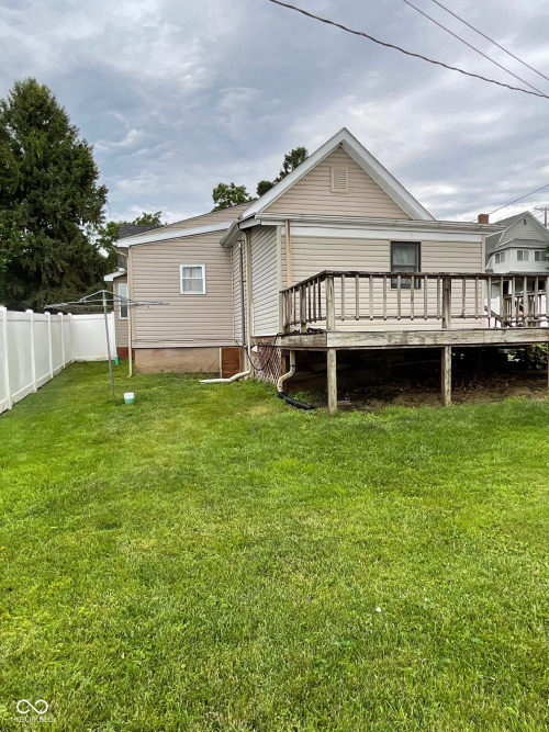 Listing Image 4