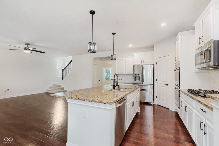 Listing Image 13