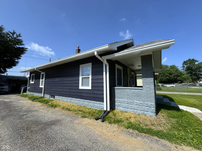 Listing Image 5