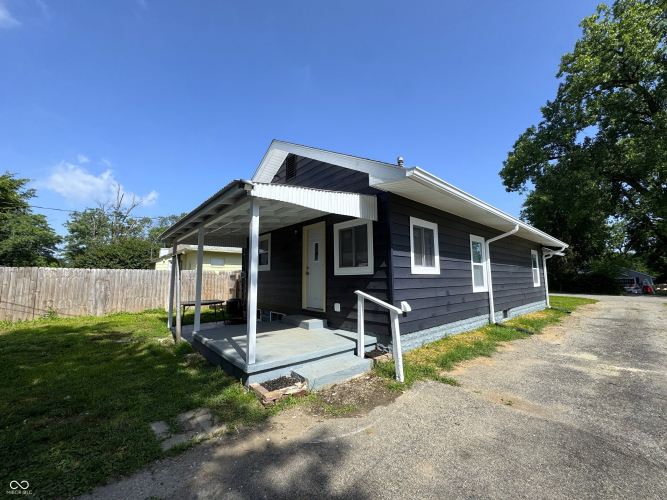 Listing Image 6
