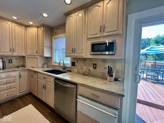 Listing Image 15