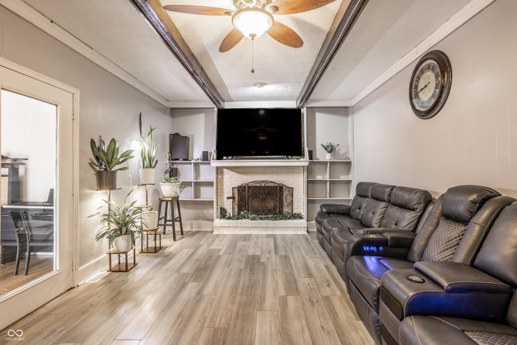 Listing Image 19