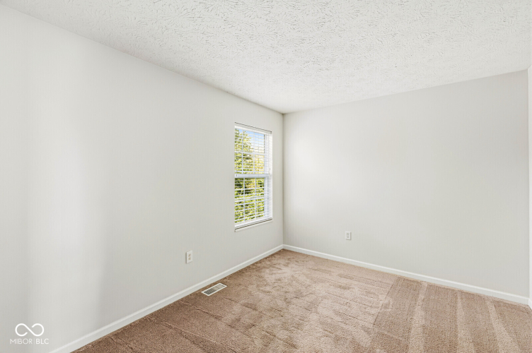 Listing Image 28