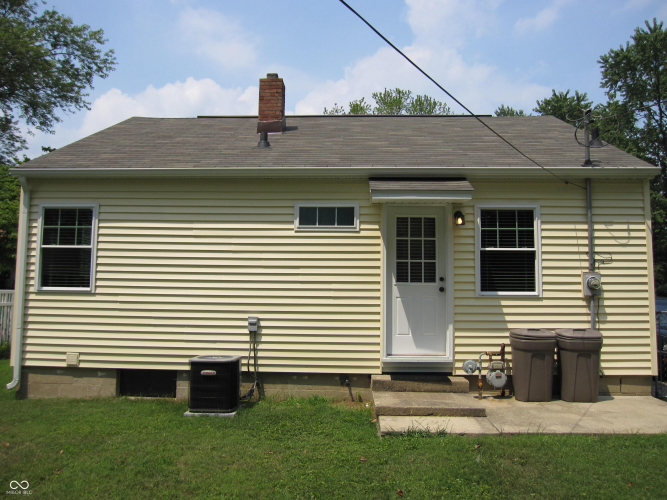 Listing Image 11