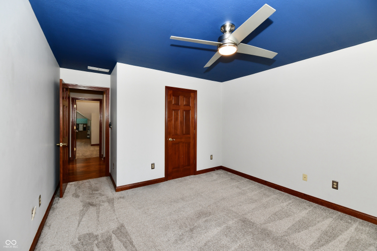 Listing Image 54