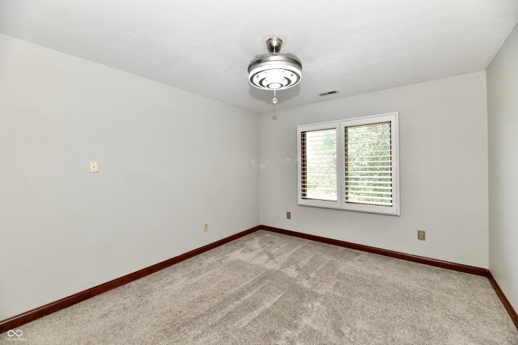 Listing Image 58