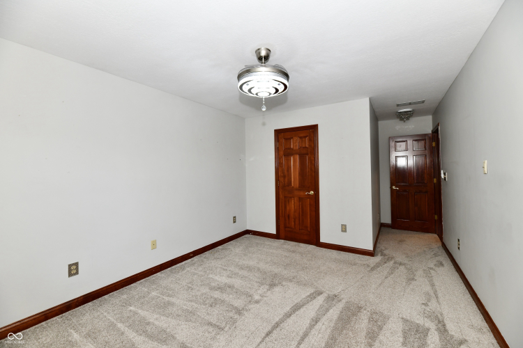 Listing Image 59