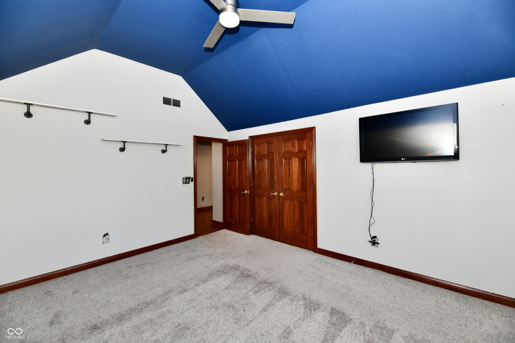 Listing Image 64
