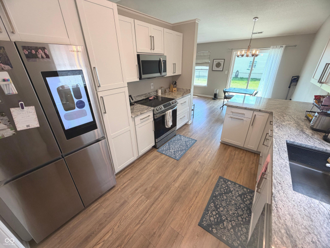 Listing Image 5