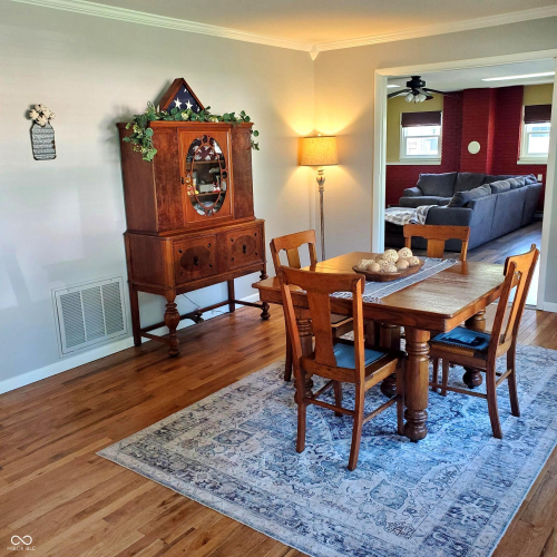 Listing Image 5