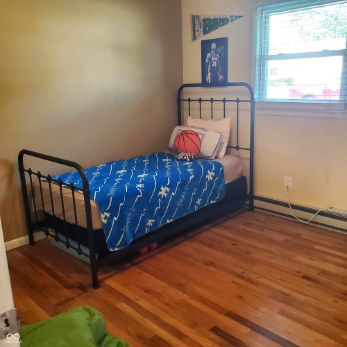 Listing Image 10