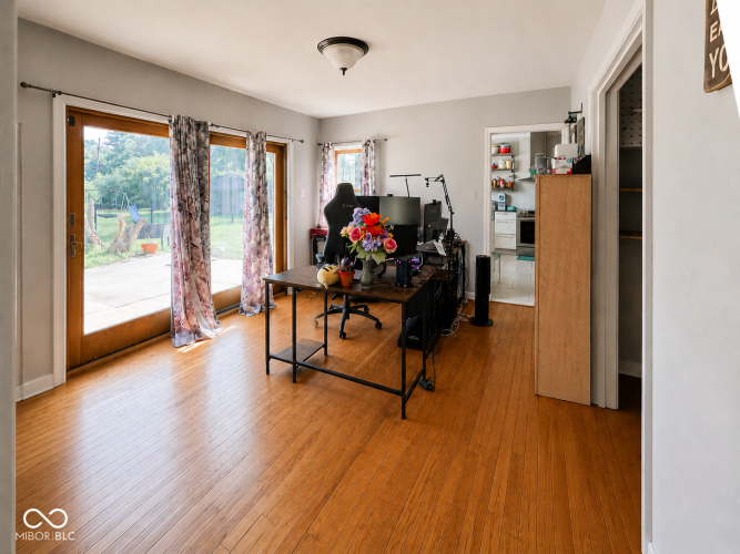 Listing Image 13
