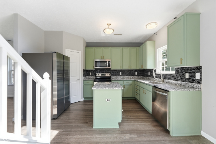 Listing Image 8