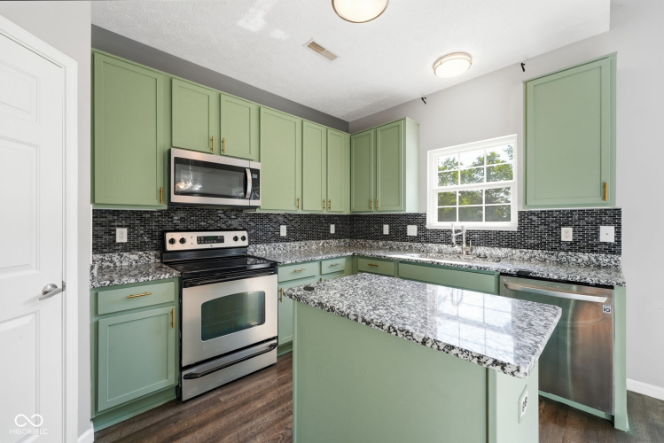 Listing Image 9